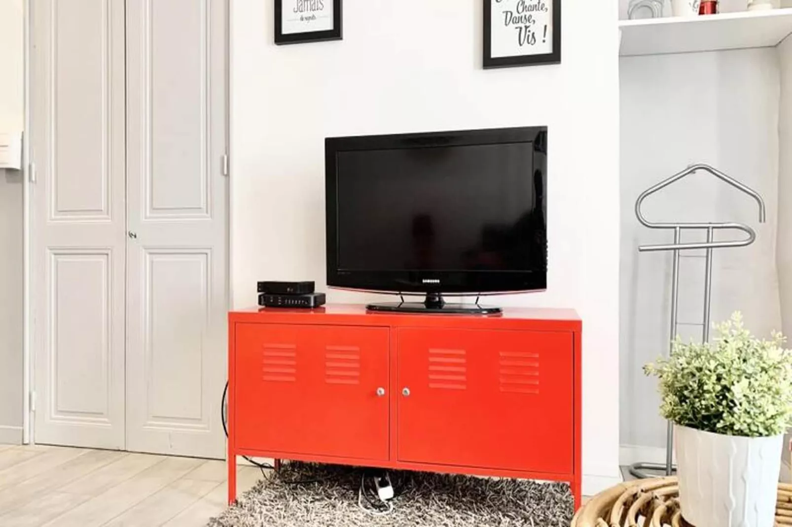 | Petit Paris 💋 | Studio Calme Tout &eacute;quip&eacute;-Woonkamer