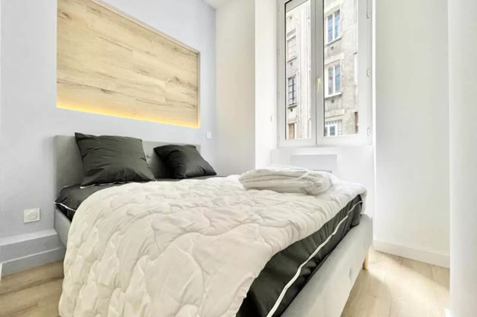 Le Cadet 👨&zwj;👩&zwj;👦&zwj;👦| Jean Jaur&egrave;s |tram A, B E E | T2 Tout &eacute;quip&eacute;-Slaapkamer