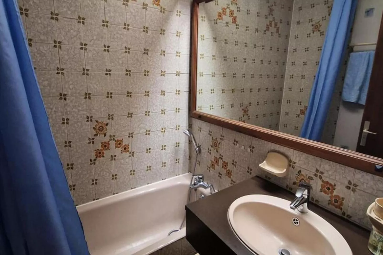 Résidence Brimbelles-Badkamer