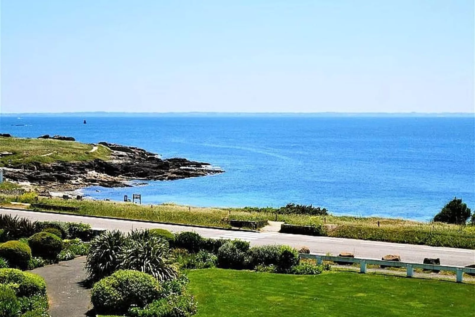 Résidence Les 3 Iles-Uitzicht zomer