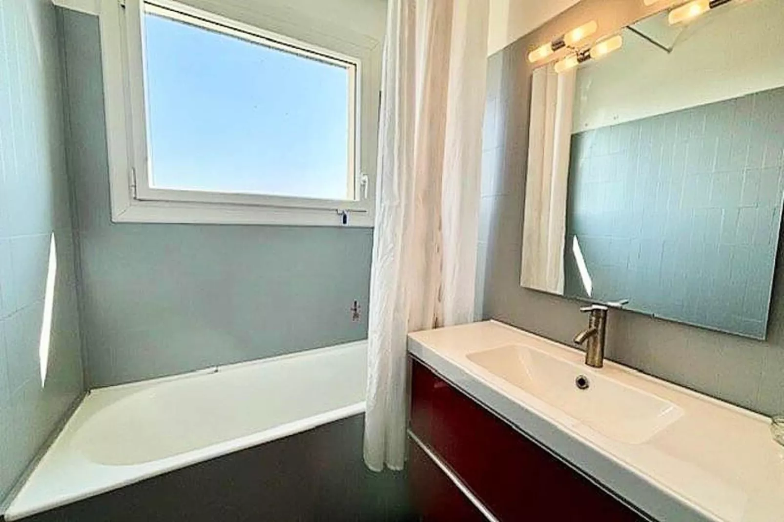 Résidence Les Birvideaux-Badkamer