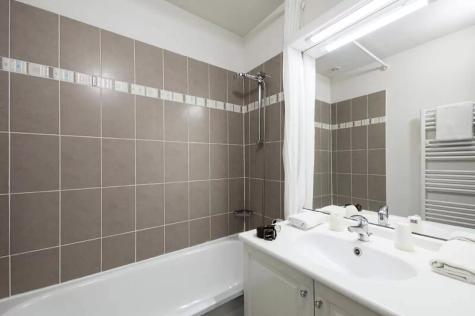 Résidence Garden & City Clermont-Ferrand Gerzat***-Image-tags.