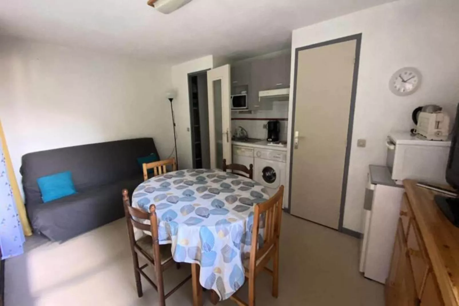 Résidence Astazou-Buitenkant zomer