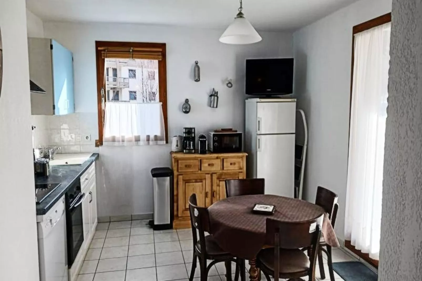 Résidence Le Bergentrum-Buitenkant zomer