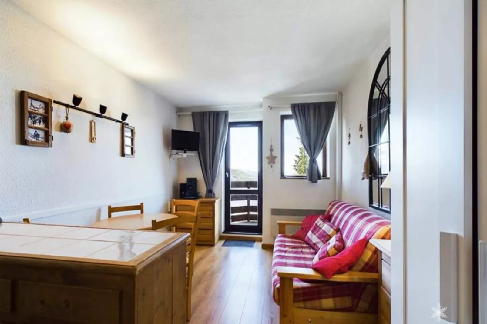 Résidence Bouquetins A-Buitenkant zomer