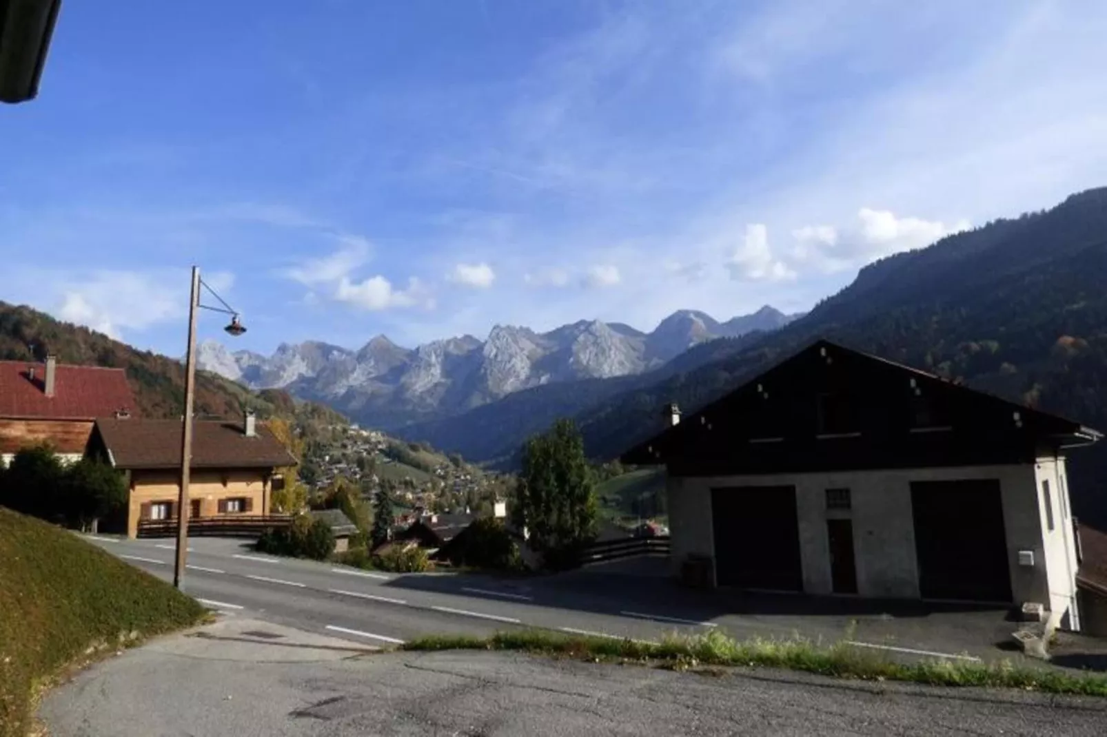 Résidence Valerianne-Buitenkant zomer