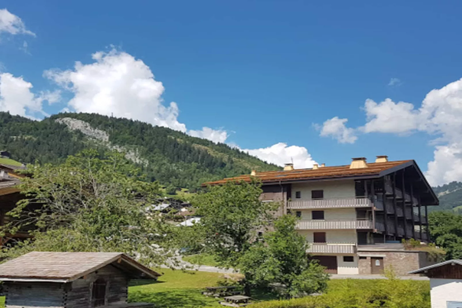 Résidence Villavit-Buitenkant zomer