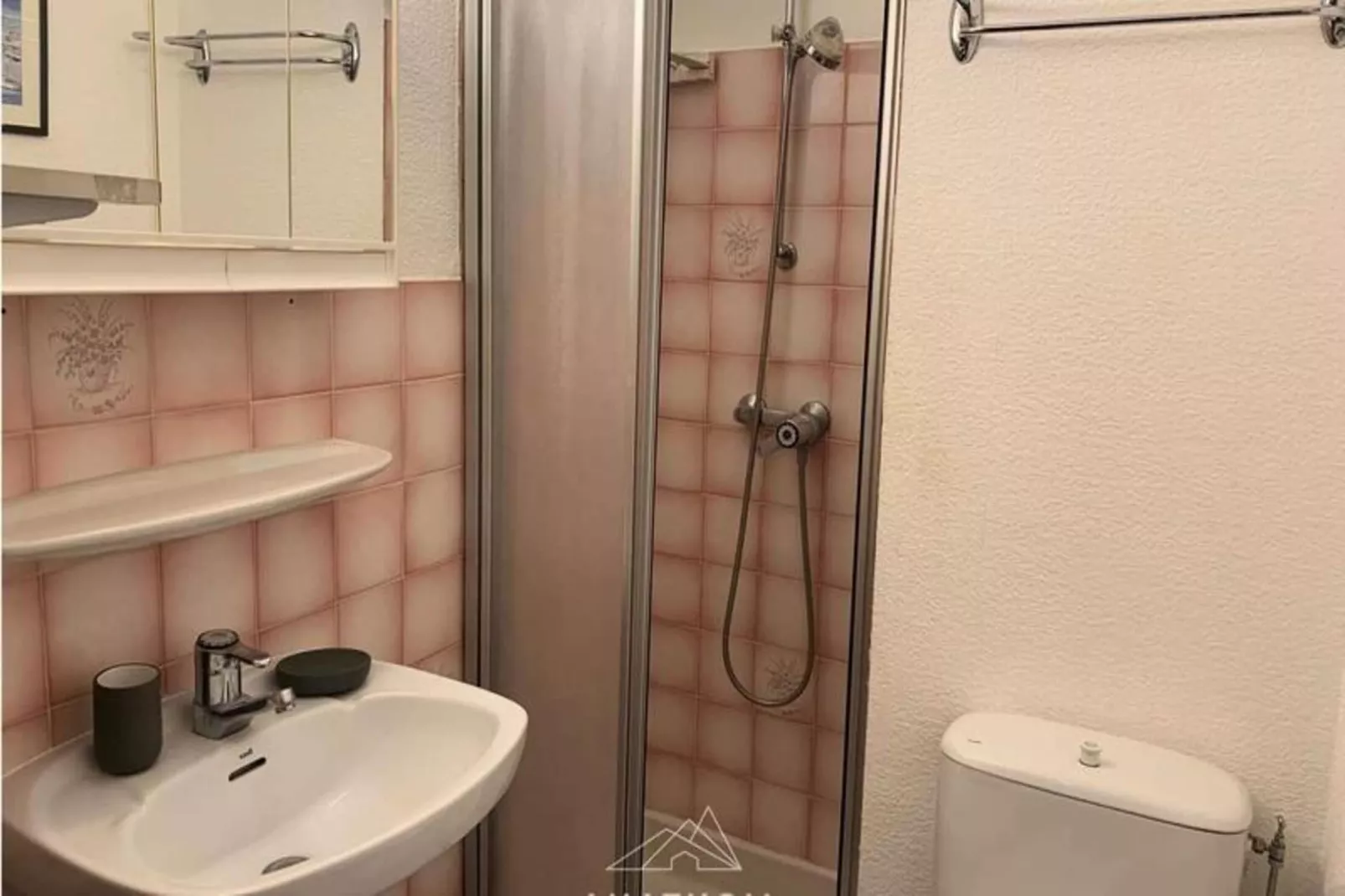 Résidence Millepertuis C-Badkamer