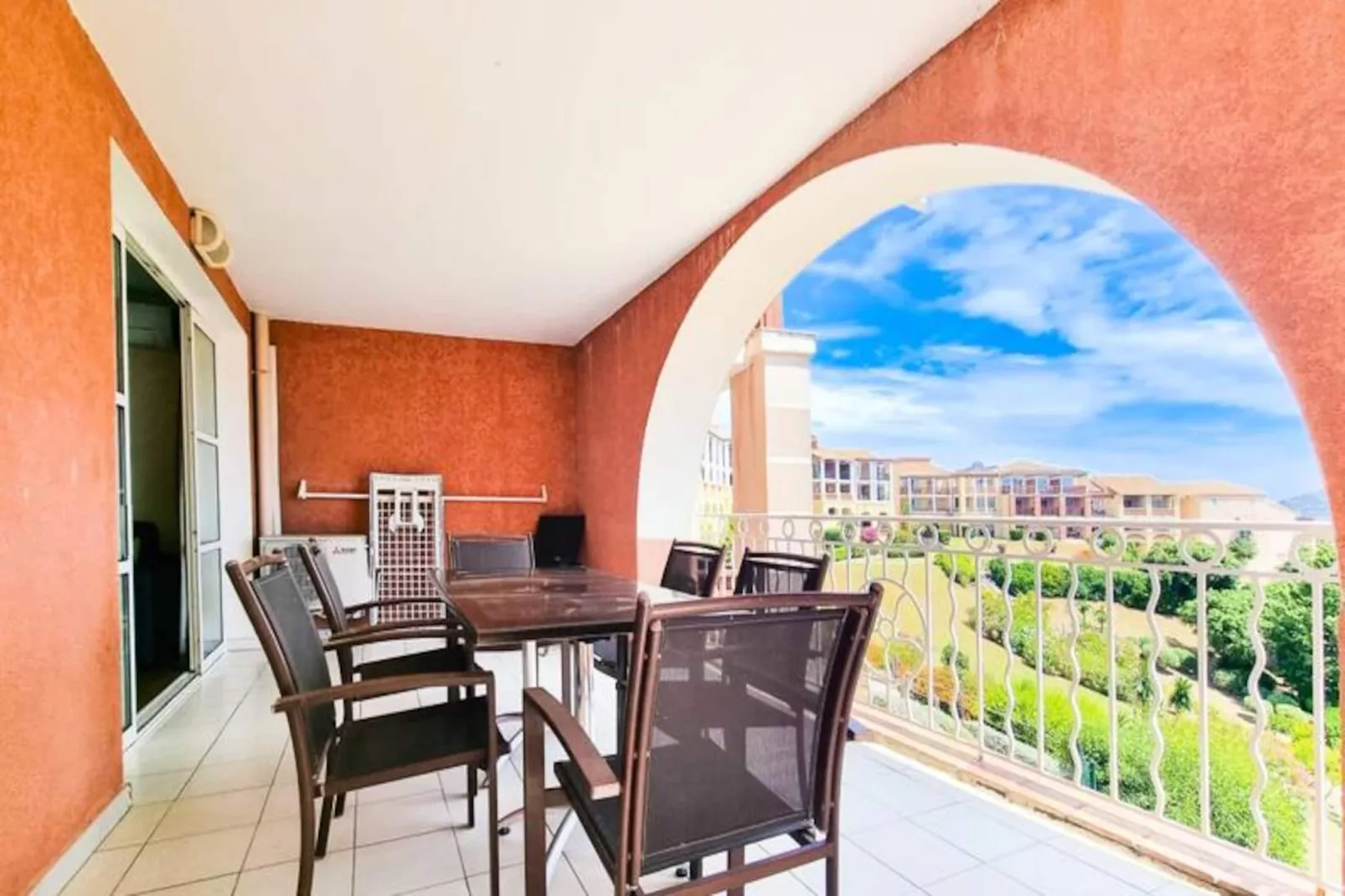 Appartement 6 Pers Vue Mer Pr&egrave;s Des Plages &agrave; Agay-Image-tags.