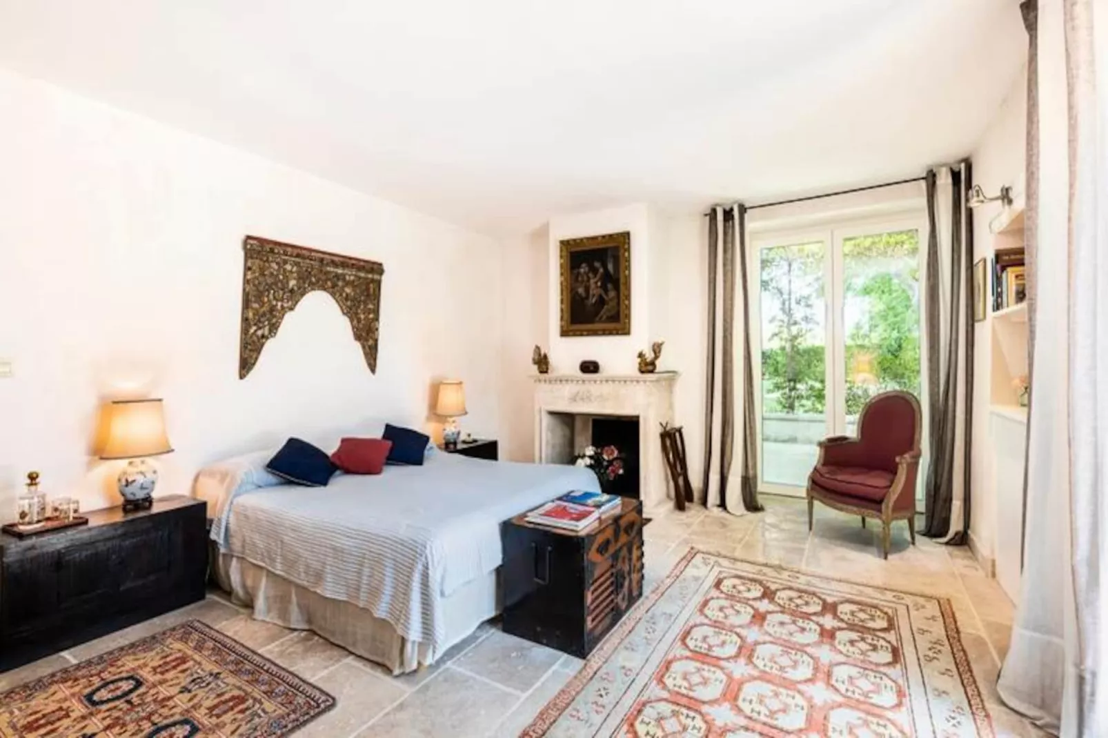 Maison De Famille En Provence-Image-tags.