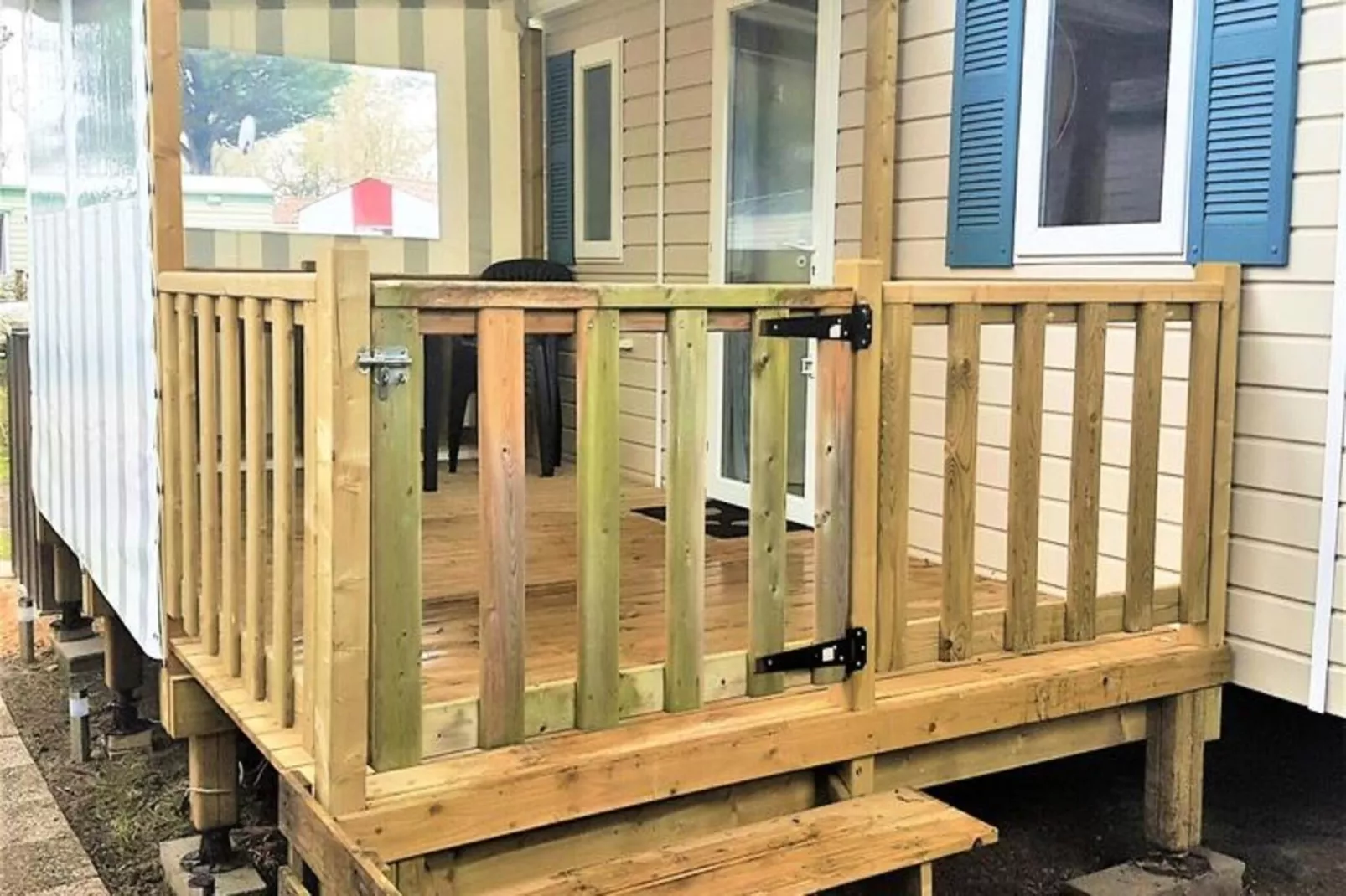 Mobil-home 4 pers. proche plage-Buitenkant zomer