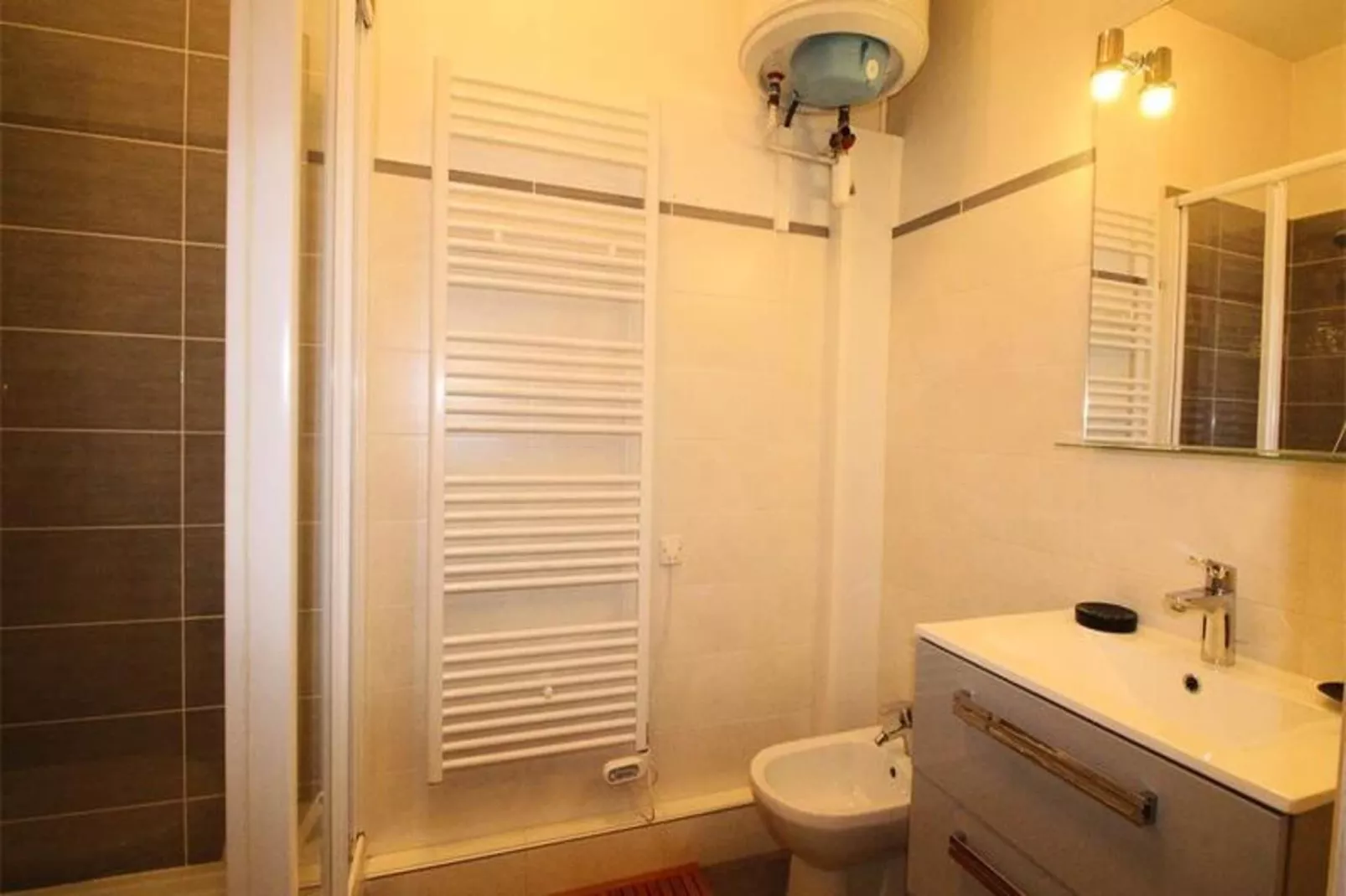 Résidence Palais D'etigny-Badkamer