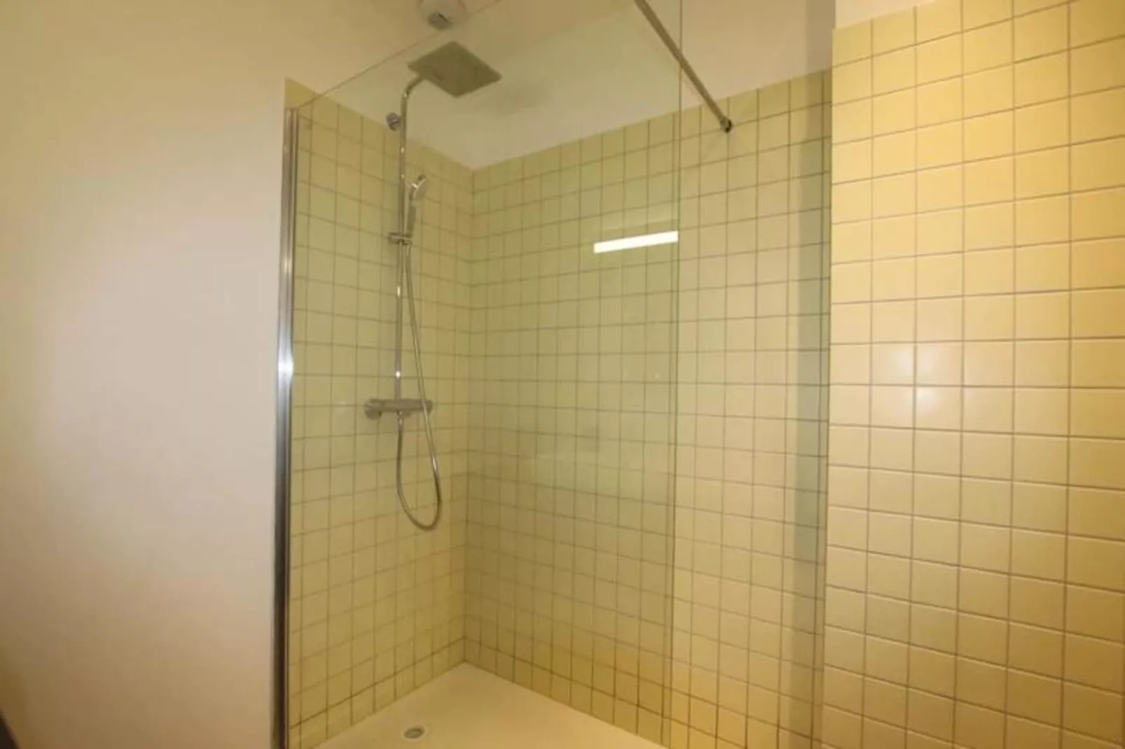 Charmant Et Rayonnant Appartement De 55 M&sup2; Situ&eacute; Dans Le Coeur De Bordeaux-Slaapkamer