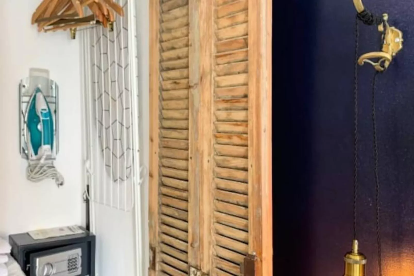 Les Toits De L'argenterie-Image-tags.