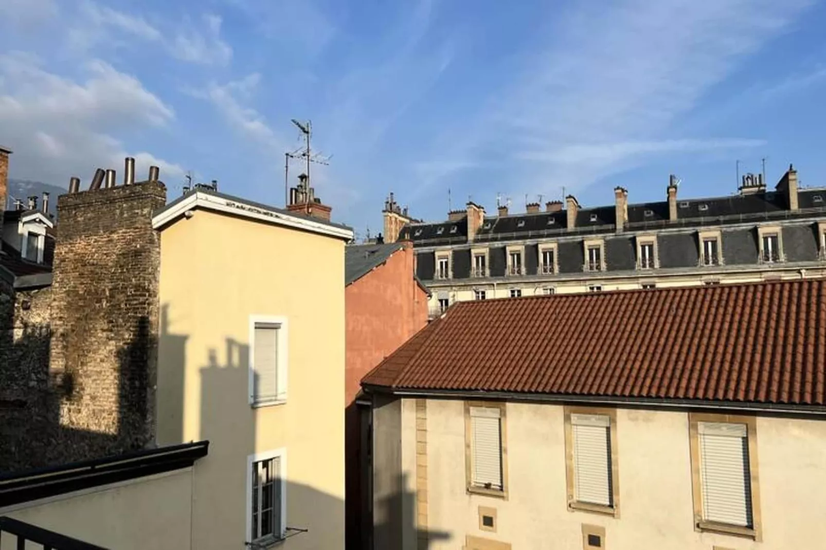 Le T2 Lumineux En Hyper-centre Pi&eacute;ton 🌞-Buitenkant zomer