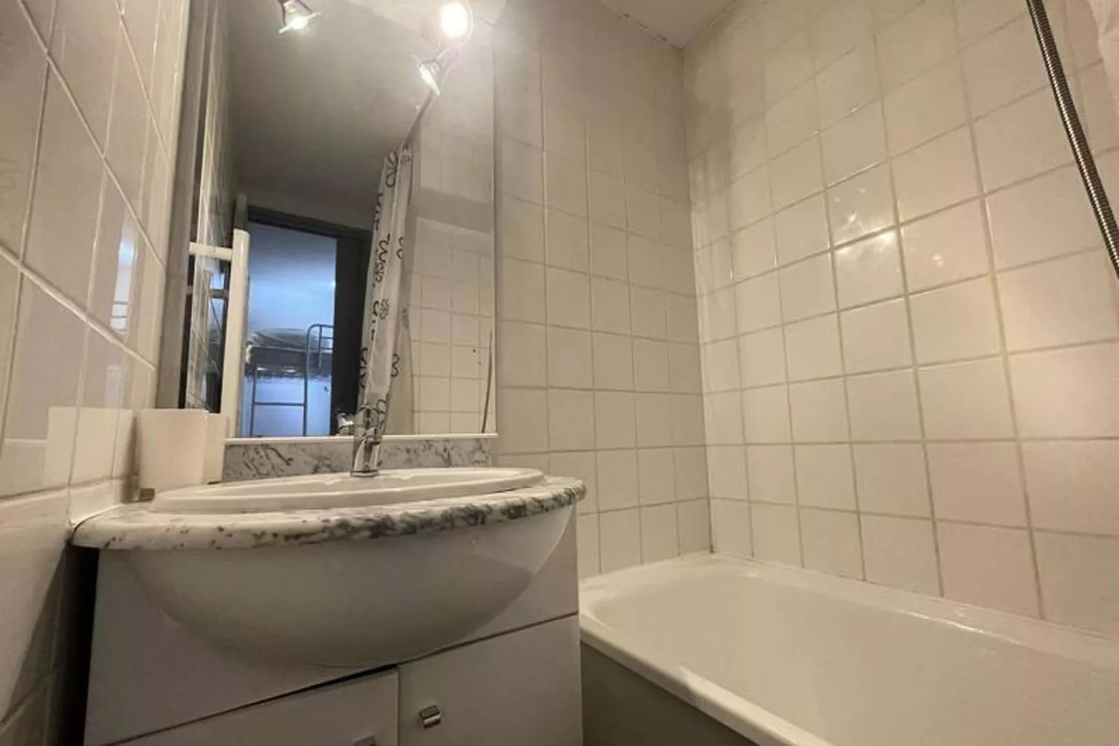 Résidence Arc En Ciel C-Badkamer