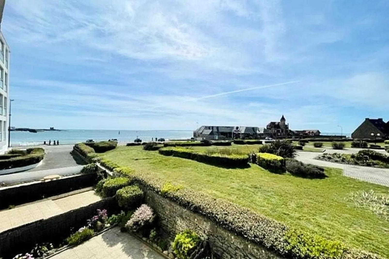 Résidence Les Ondines-Uitzicht zomer