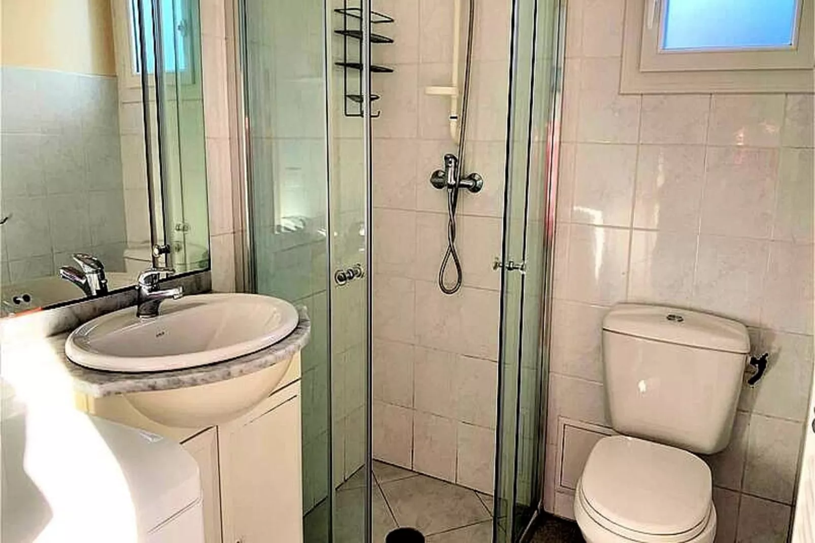 Résidence 28 Rue Des Corsaires-Badkamer