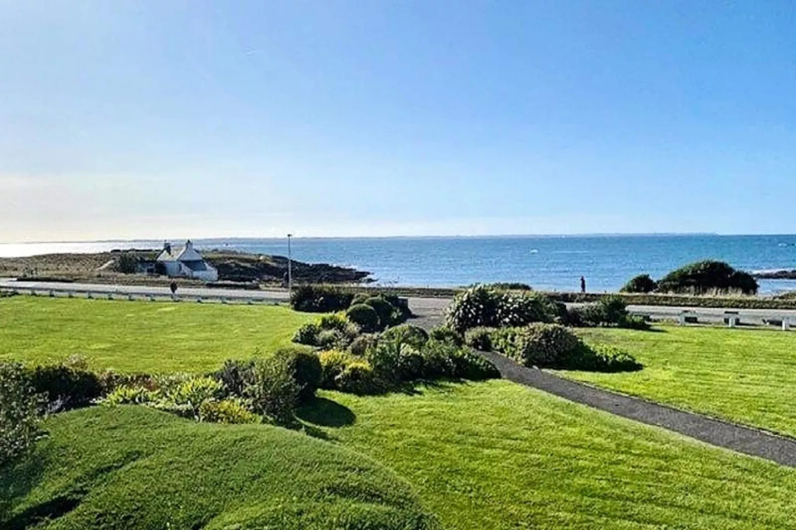 Résidence Les 3 Iles-Uitzicht zomer