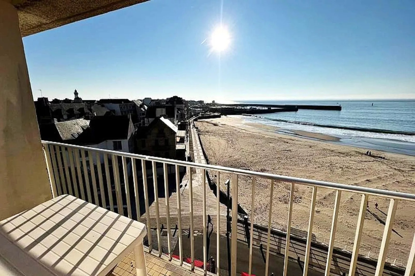 Résidence Dauphins-Uitzicht zomer