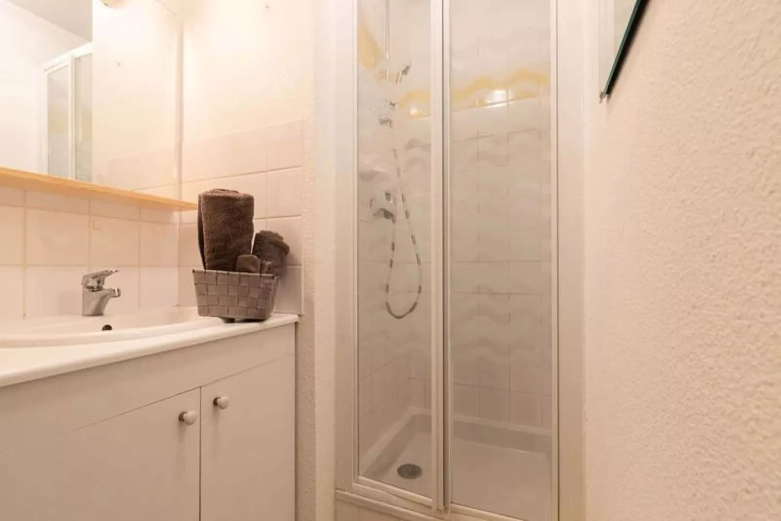 Résidence Montsegu-Badkamer