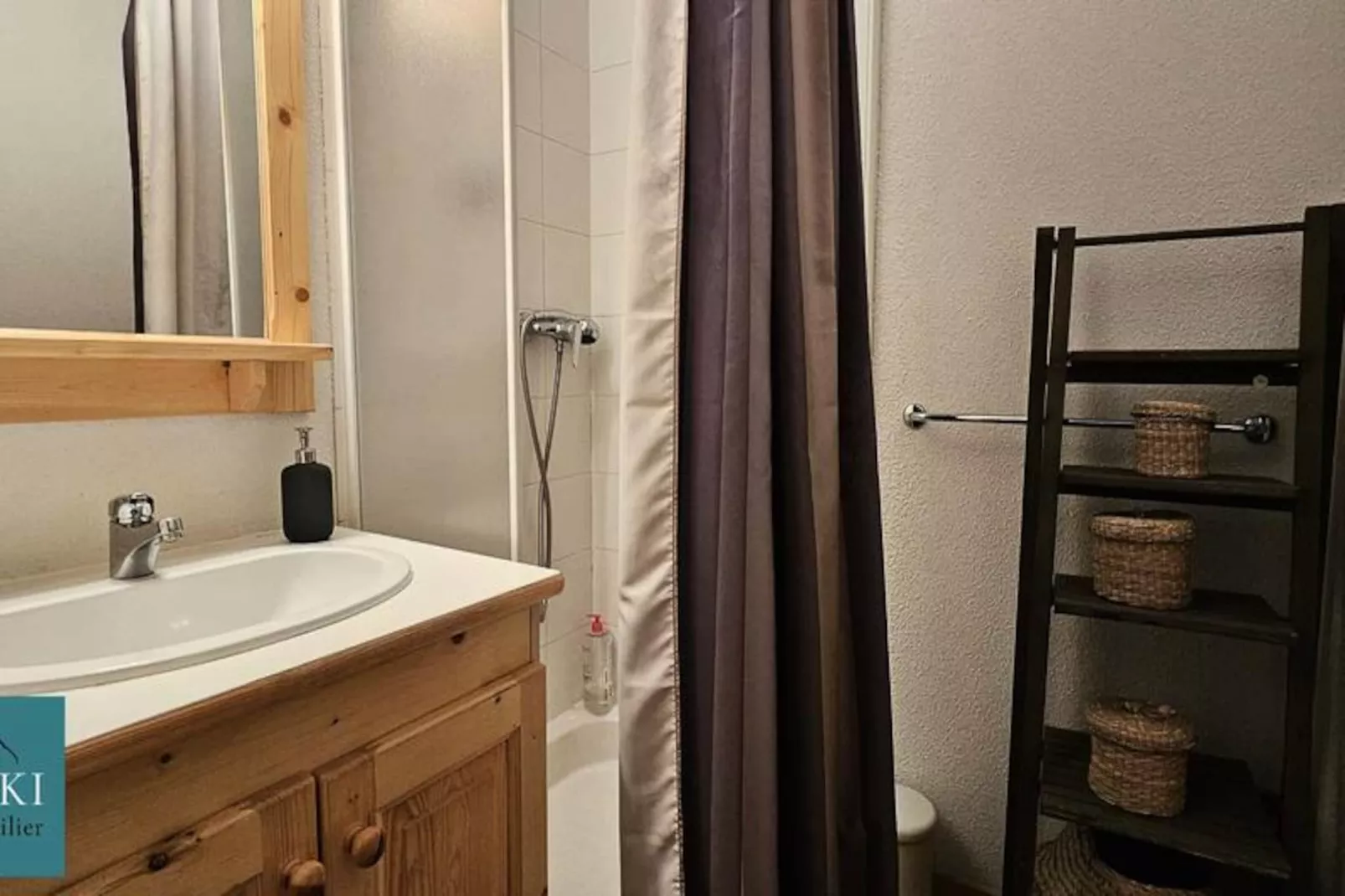 Chalet Kyrlis-Image-tags.