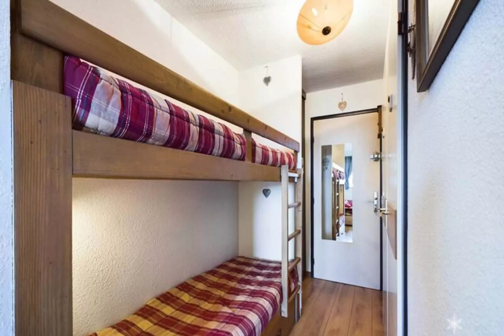 Résidence Bouquetins A-Buitenkant zomer