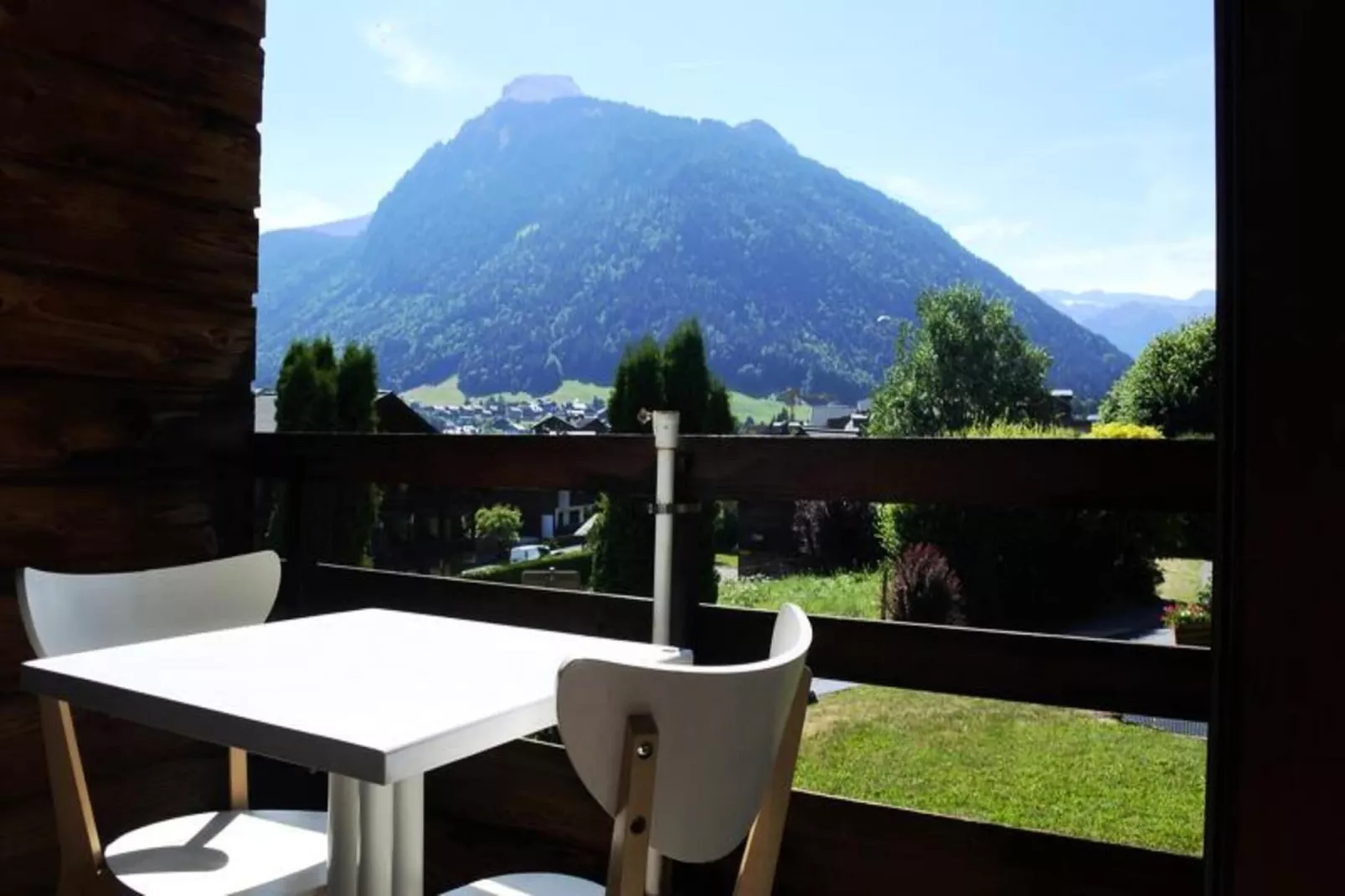 Résidence Le Picaron-Buitenkant zomer