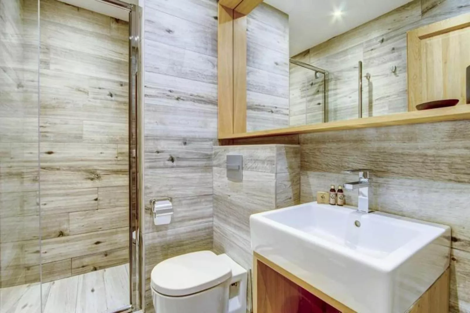 Résidence L' Auberge-Badkamer