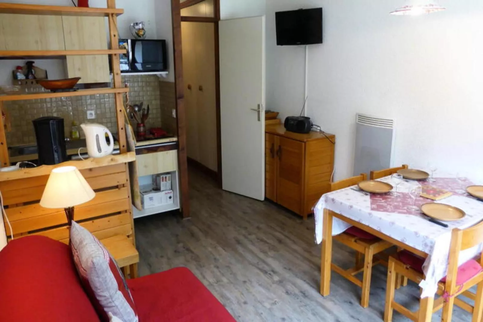 Résidence Le Brulaz-Buitenkant zomer