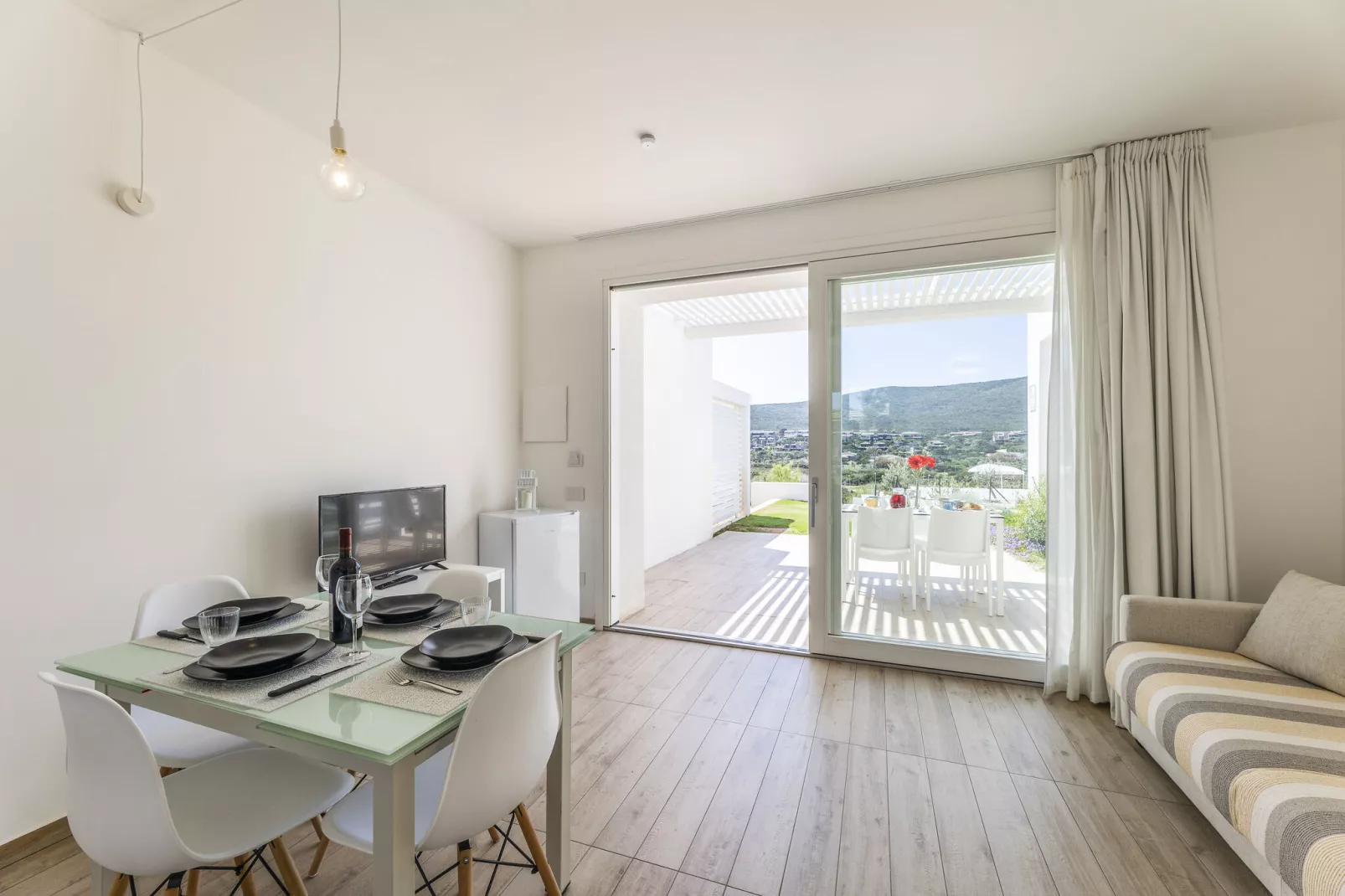 Residence Capo Falcone Stintino "Bilo 4 Premium"-Eetkamer
