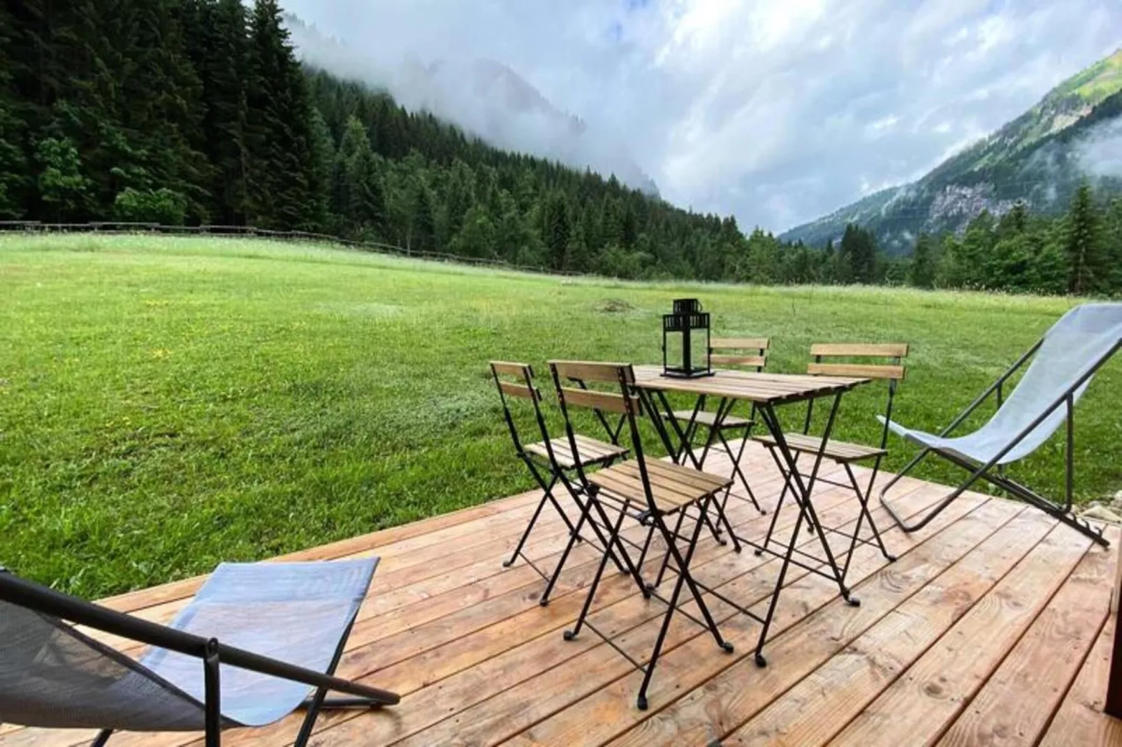 Résidence Les Myrtilles-Tuinen zomer