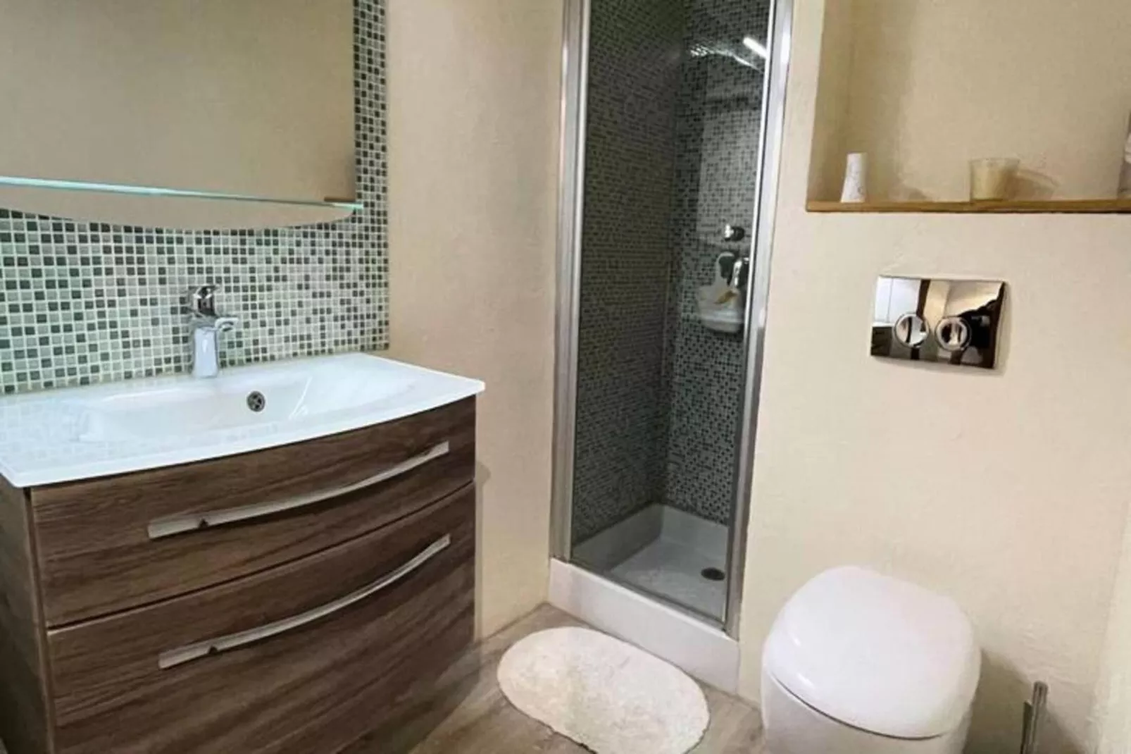 Résidence Millepertuis B-Badkamer