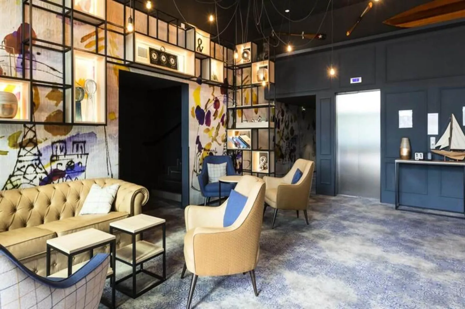 Appart'hôtel Odalys Paris XVII-Buitenkant zomer