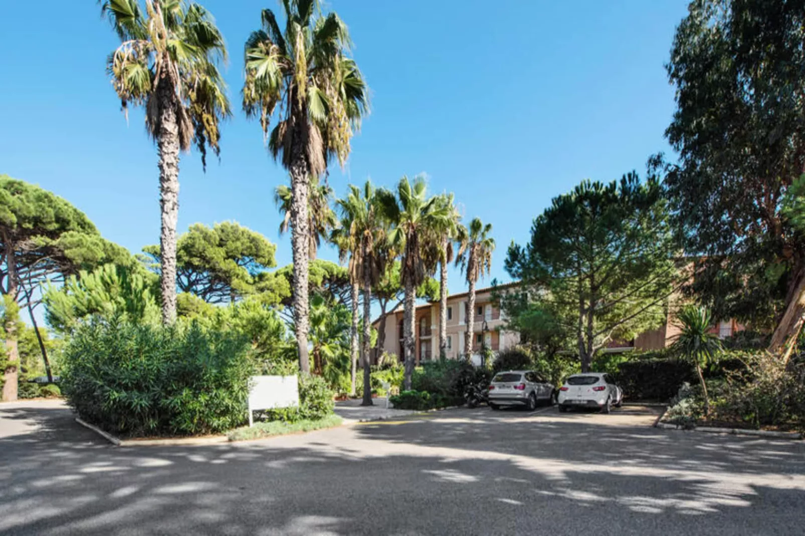 Résidence La Pinède - maeva Home-Uitzicht zomer