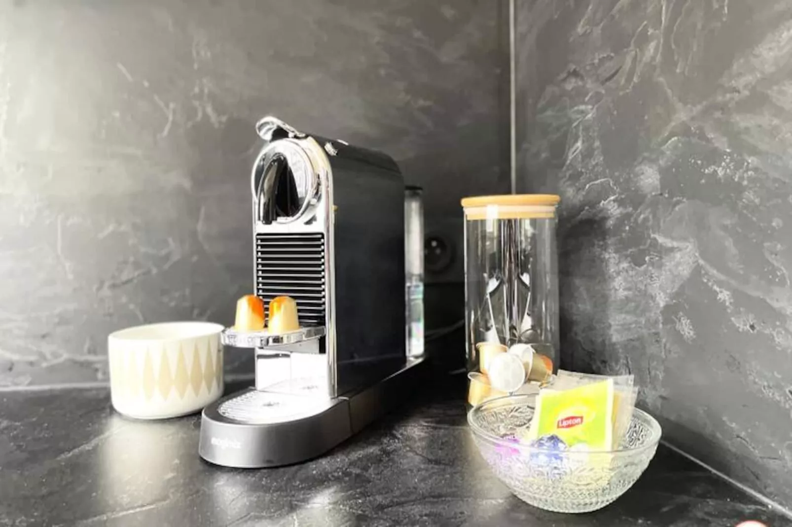 🌟 L'el&eacute;gance - Vue D&eacute;gag&eacute;e - Balcon - Parking-Image-tags.