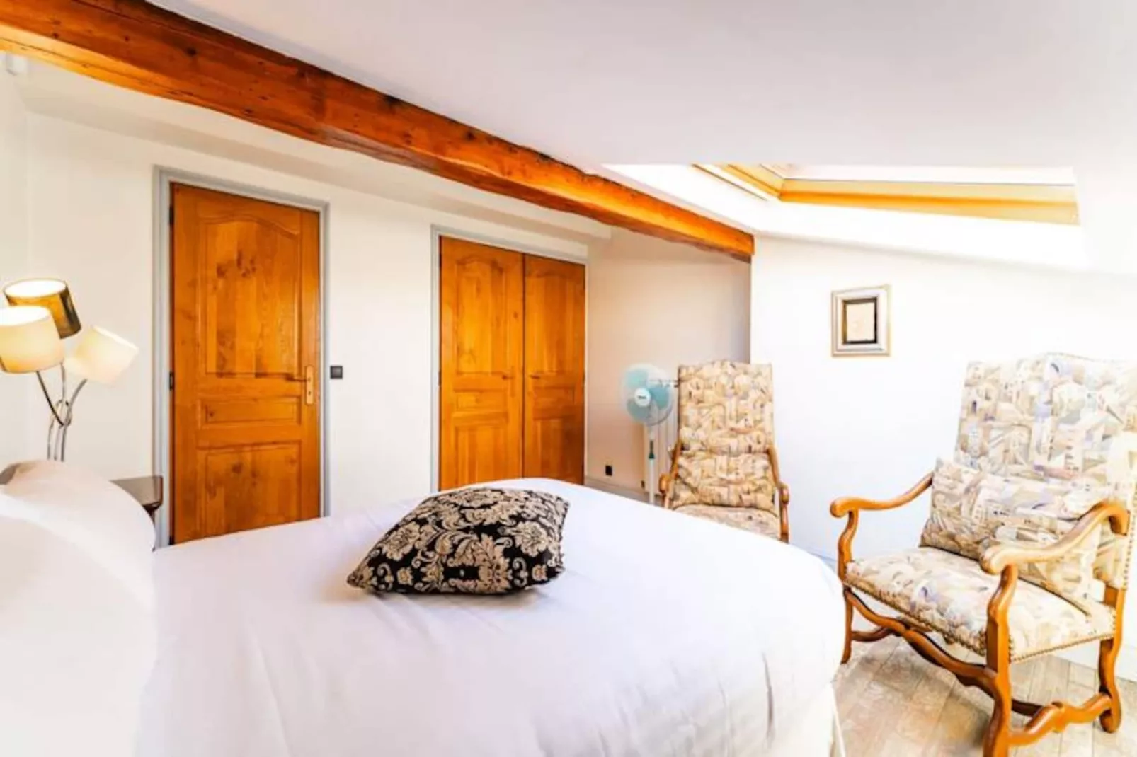 Magnifique Appartement De 160m&sup2; De 3 Chambres Quartier Saint-michel-Image-tags.