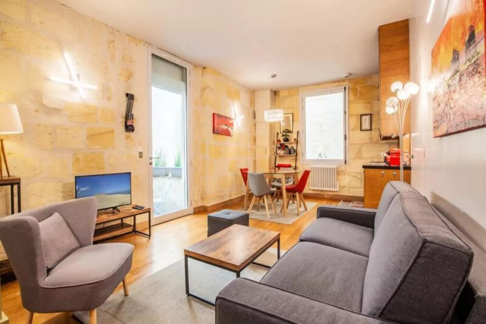 Superbe Appartement &agrave; La Belle Pierre Pour 4 Dans La Rue Des Antiquaires-Buitenkant zomer