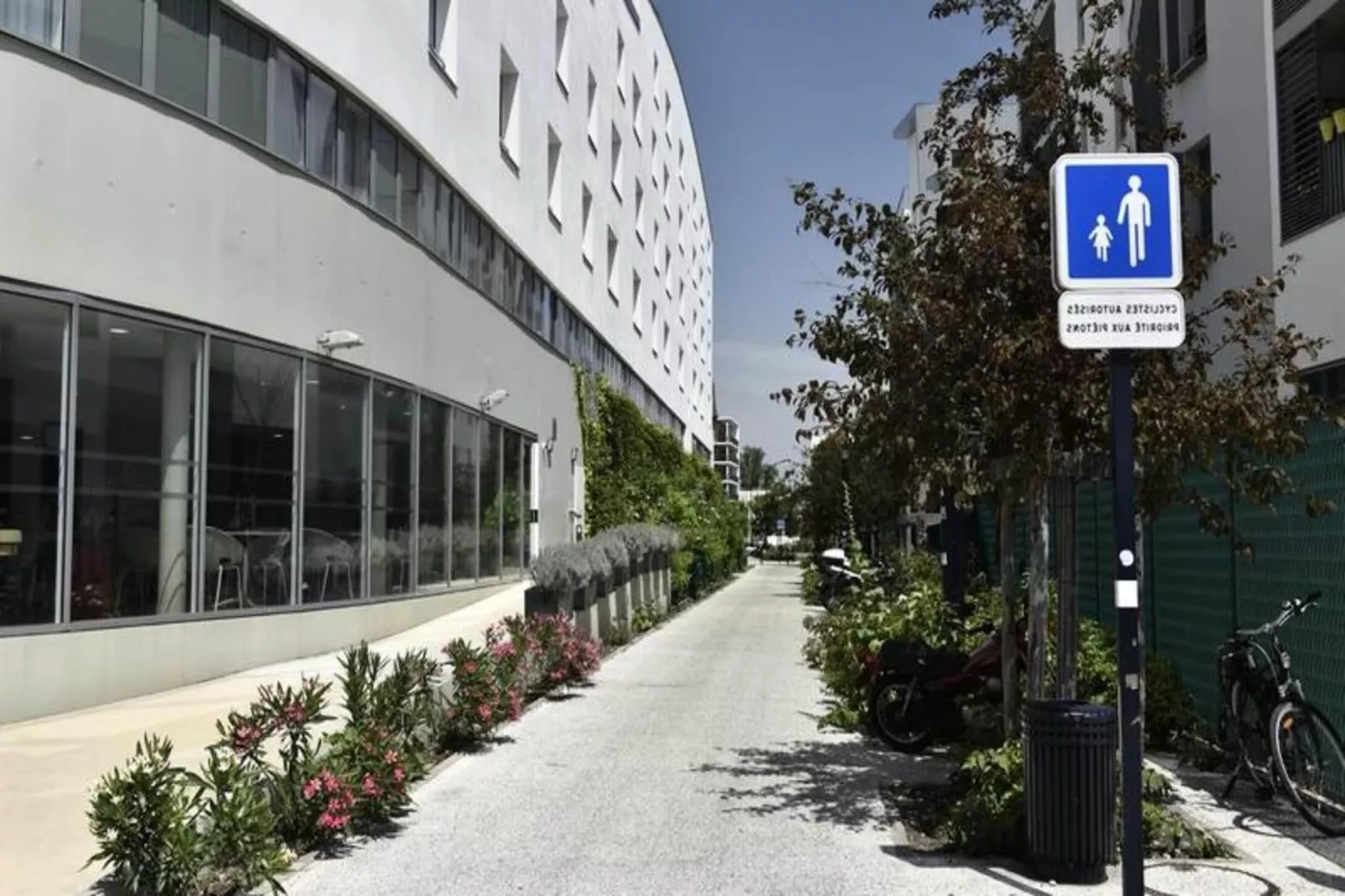 Appart'Hôtel Mer & Golf Bordeaux Bassins à Flot***-Buitenkant zomer