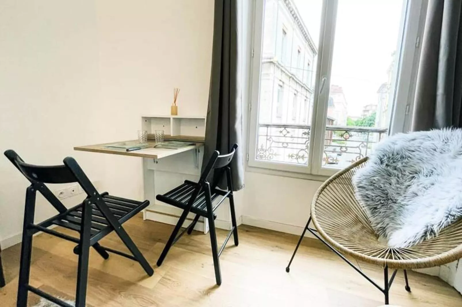 Le Nid D'altitude 🐦 - Studio Mezzanine - Tout &eacute;quip&eacute;-Eetkamer