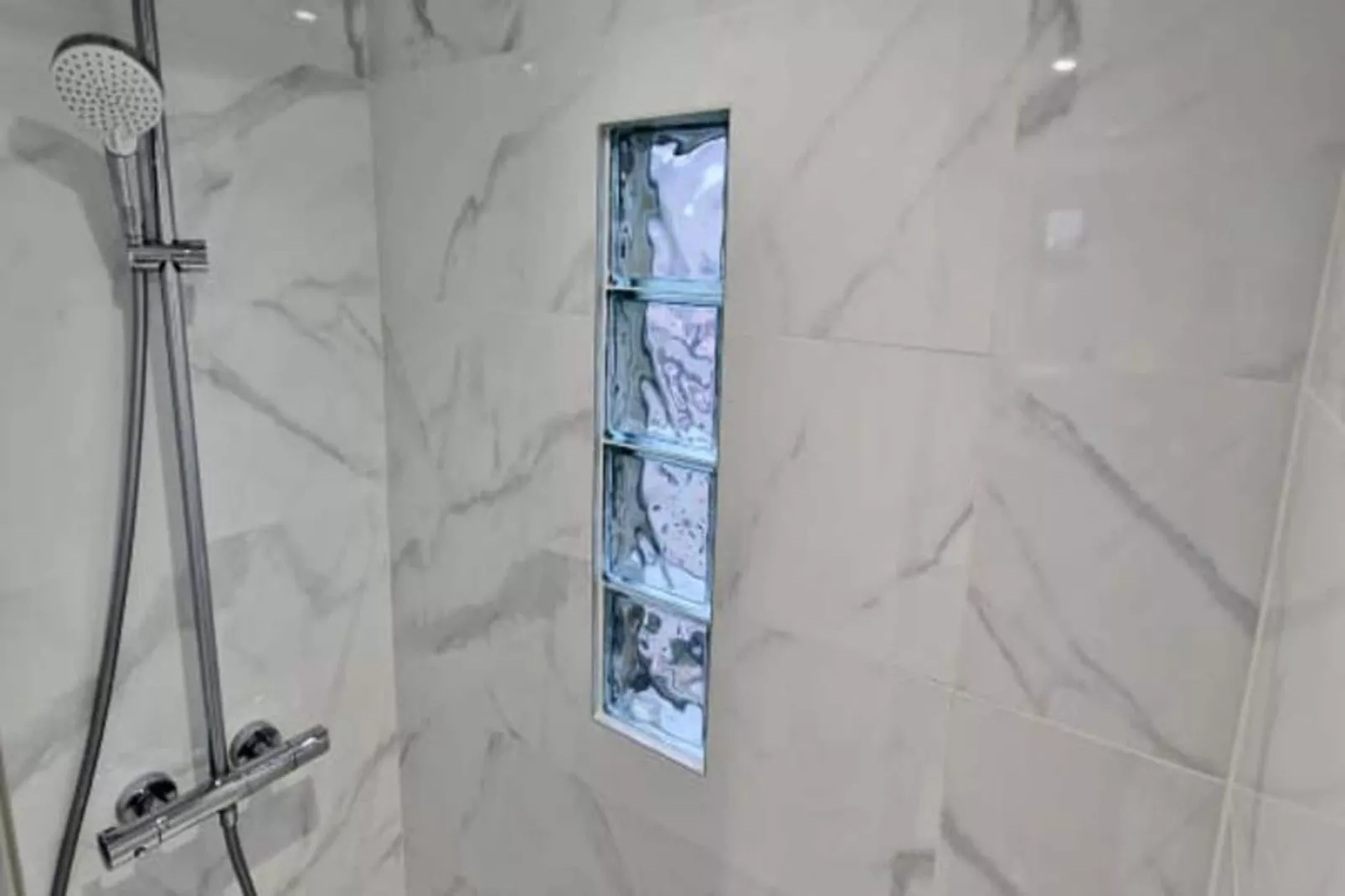 | Le Blue Revol  💡| R&eacute;nov&eacute;, Tout &eacute;quip&eacute;-Badkamer