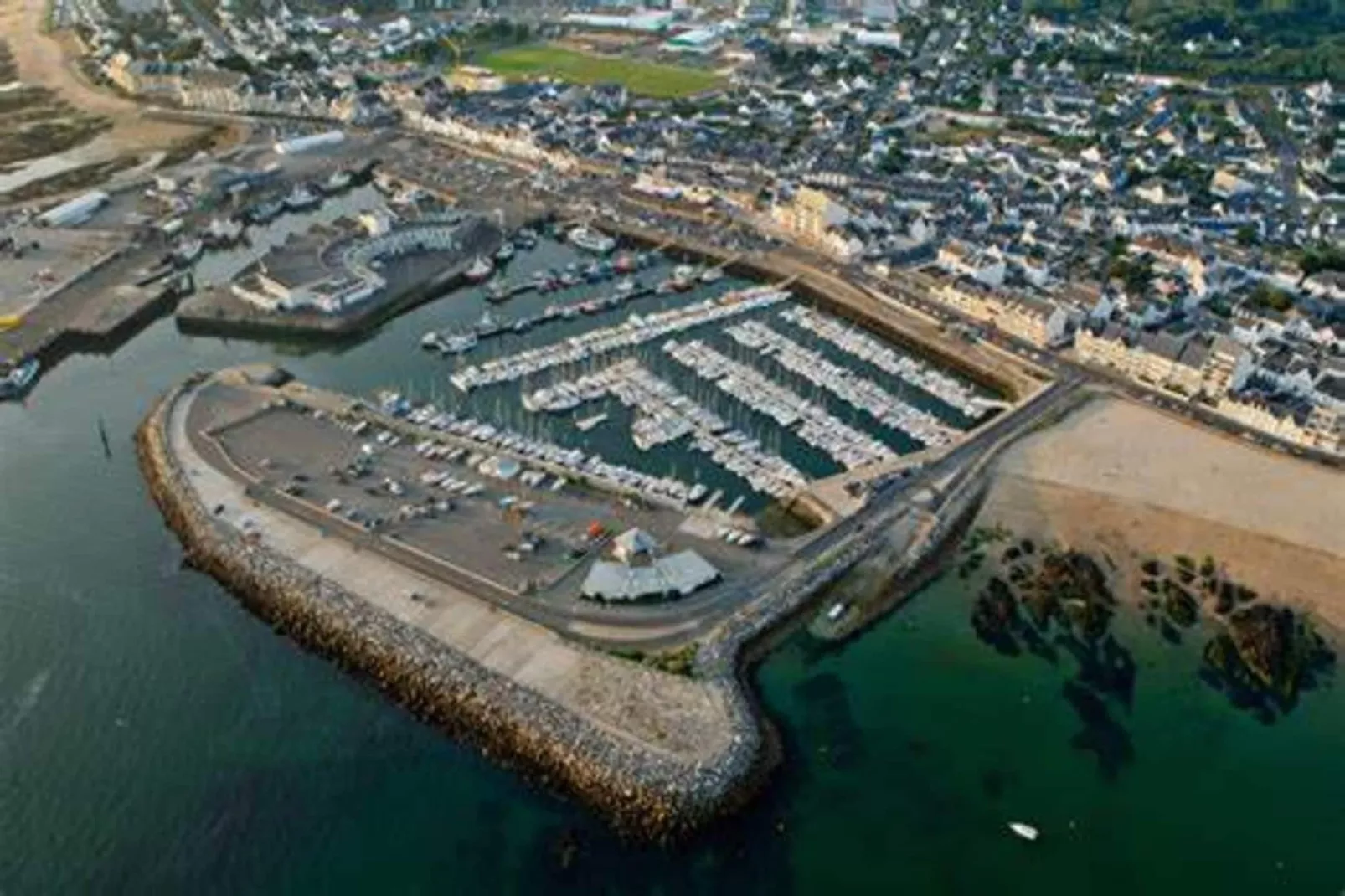 Résidence Bel Appartement En R&eacute;sidence Centre Ville  Avec Parking Class&eacute; 3*-Gebieden zomer 5km