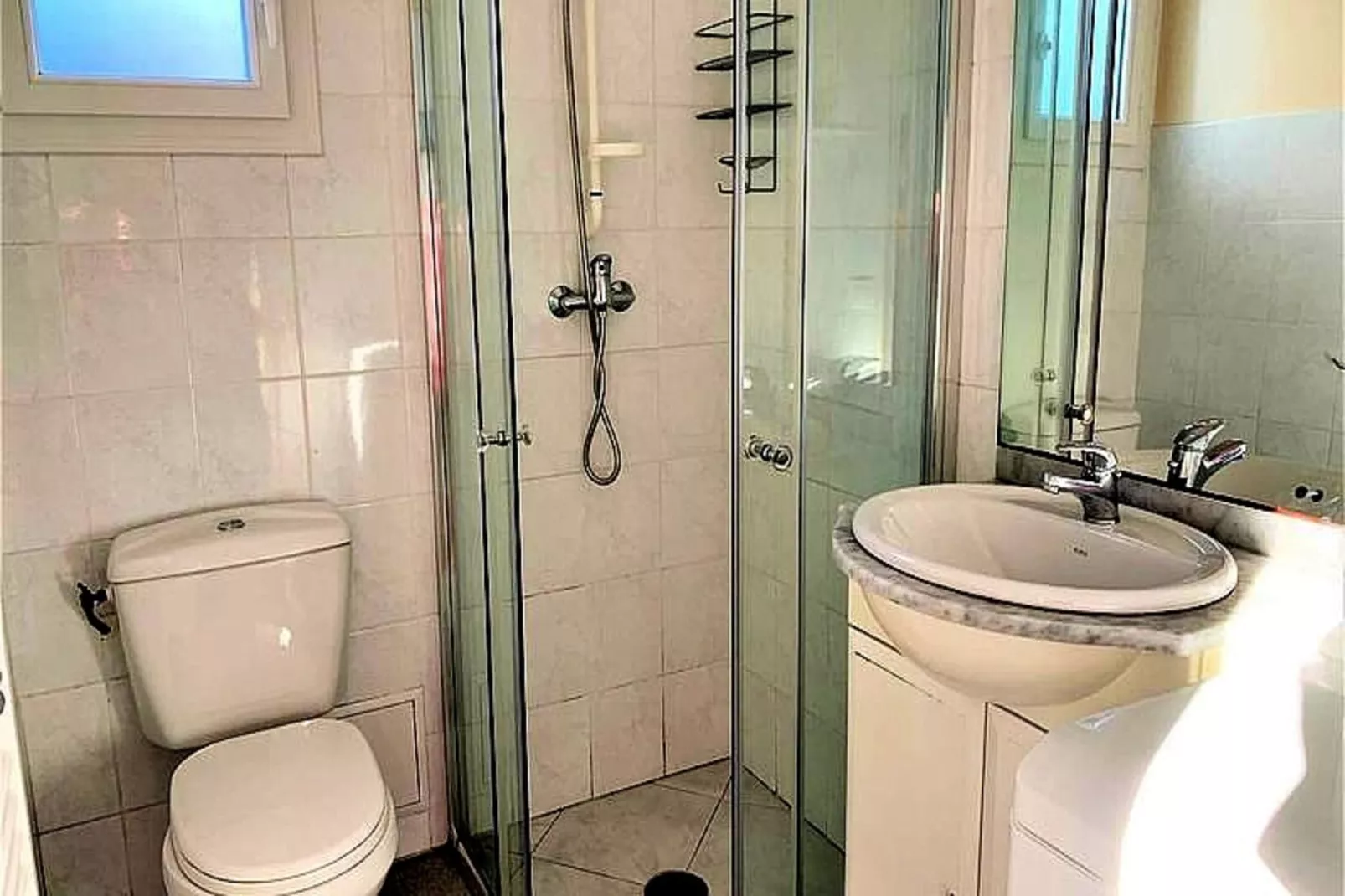 Résidence 28 Rue Des Corsaires-Badkamer