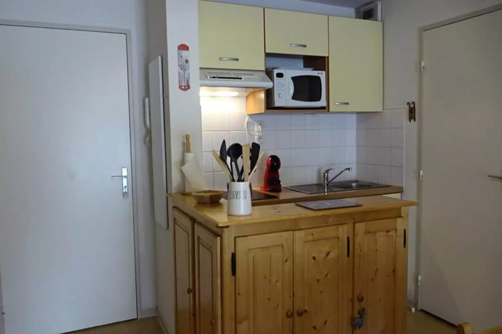 Résidence Montsegu-Keuken