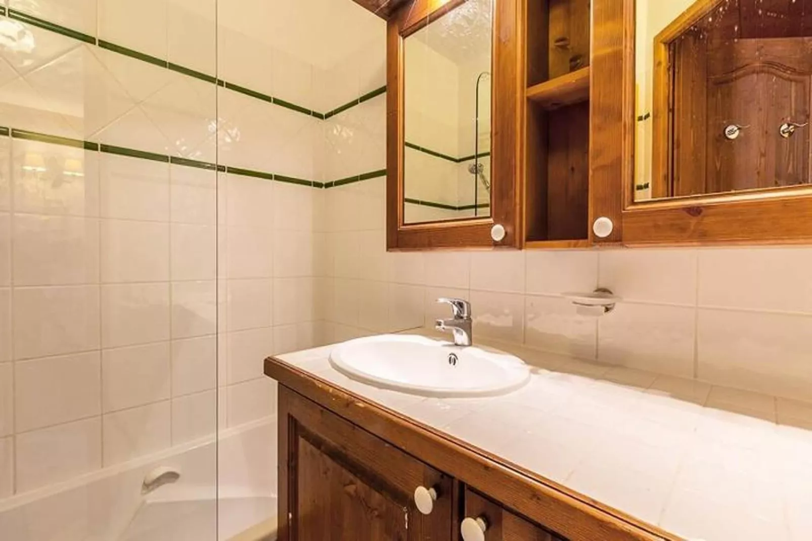 Résidence Les Hauts Bois-Badkamer