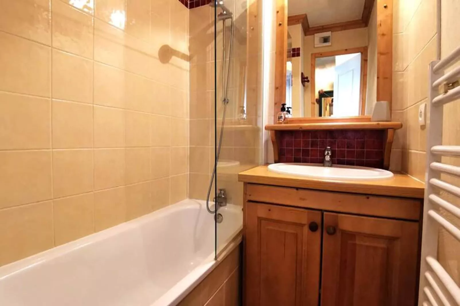 Résidence Valeriane-Badkamer