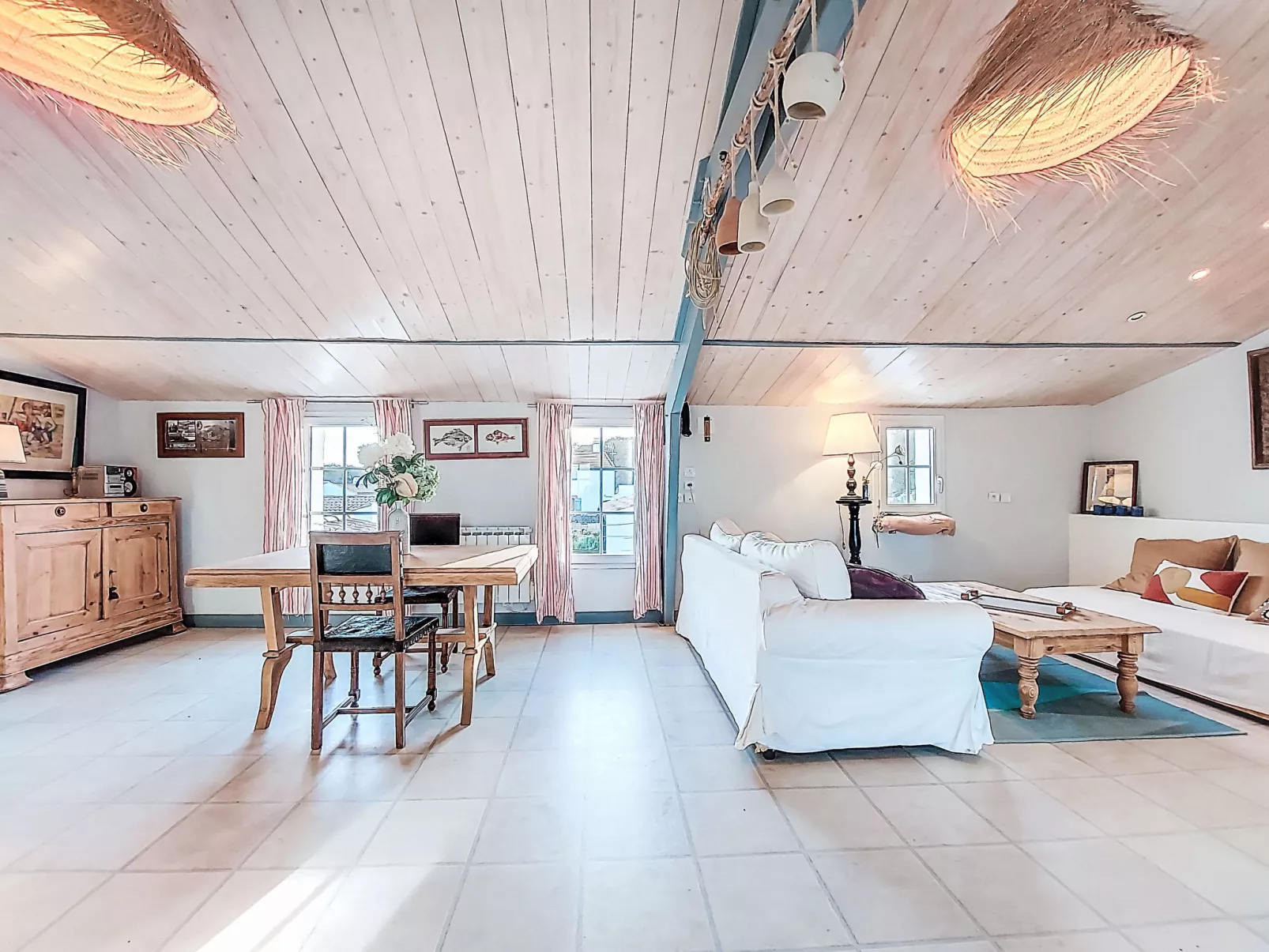 Charme et Confort en bord de mer-Binnen