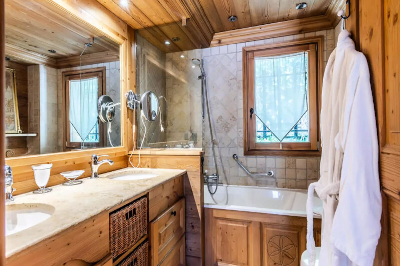 Chalet As De Coeur-Image-tags.