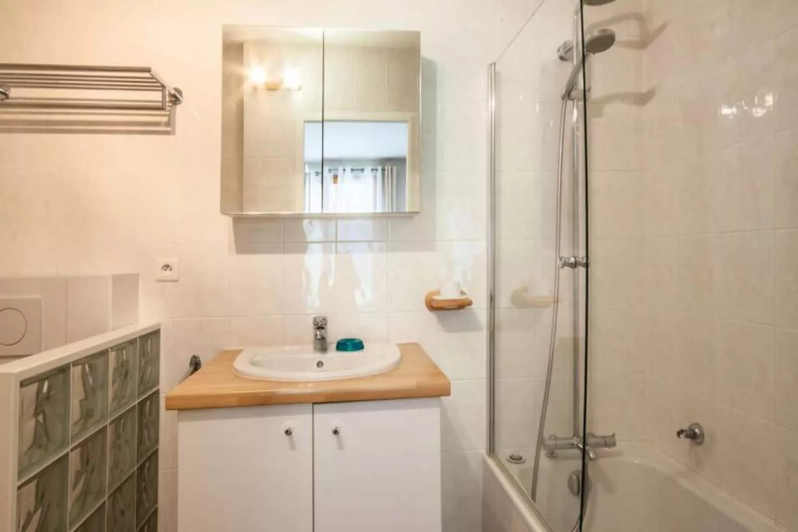 Résidence Jeanette-Badkamer