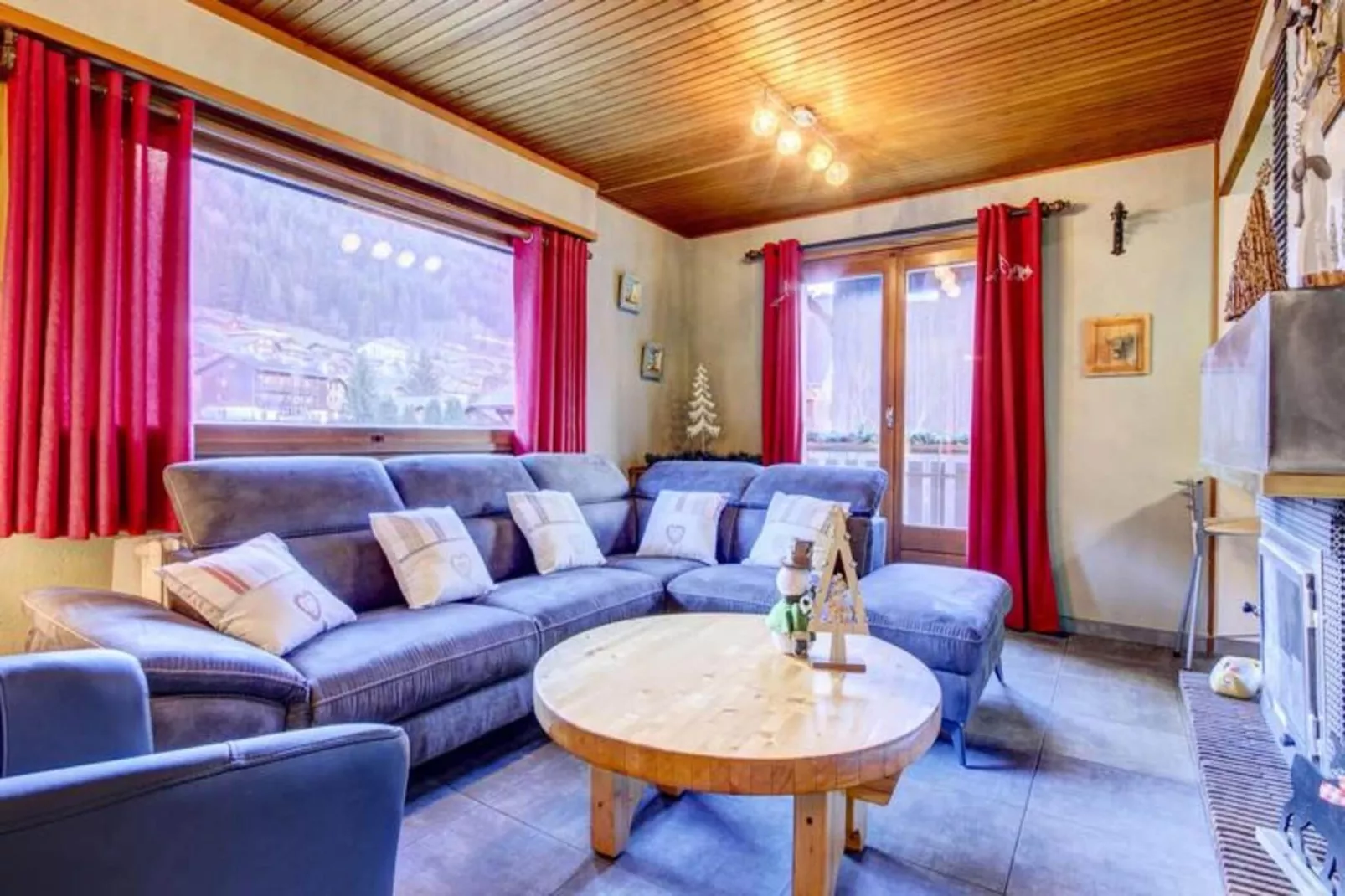 Résidence L'outo-Buitenkant zomer